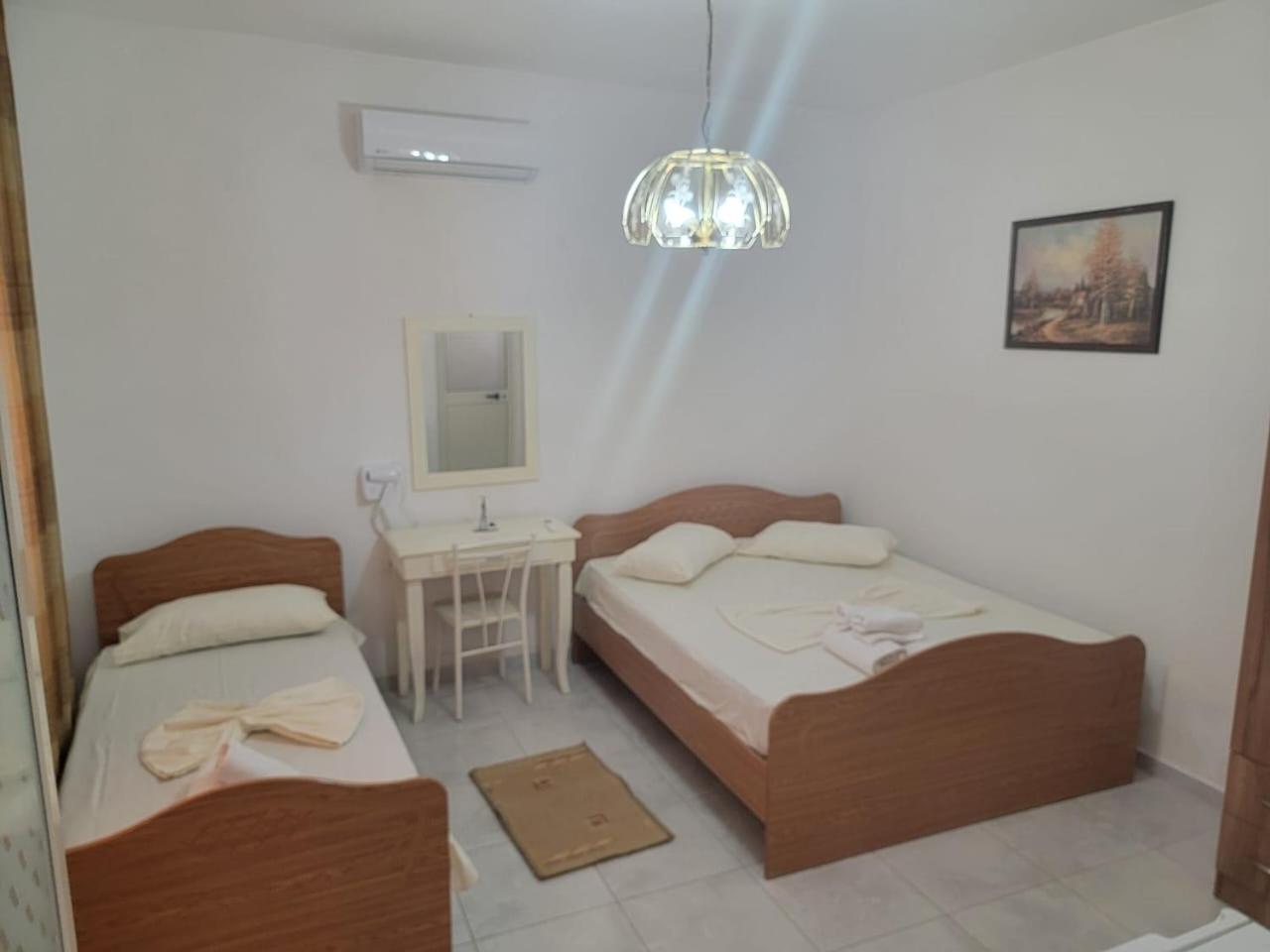 Vila Islami Hotel Durres Exterior photo