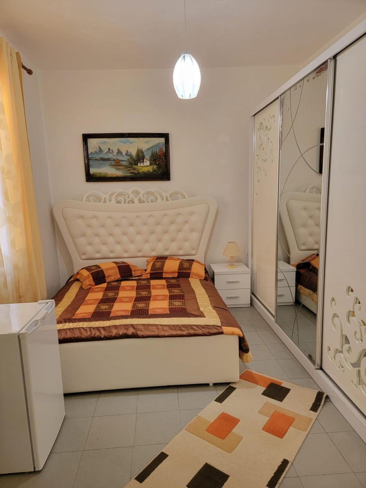 Vila Islami Hotel Durres Exterior photo