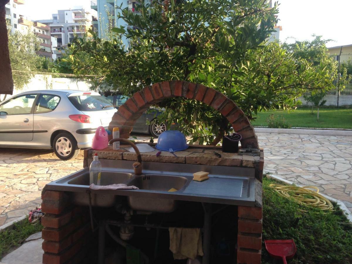 Vila Islami Hotel Durres Exterior photo