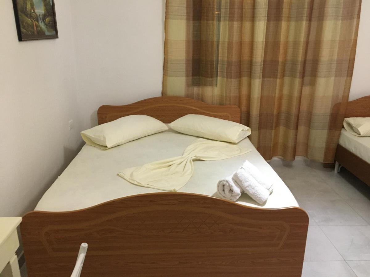 Vila Islami Hotel Durres Exterior photo