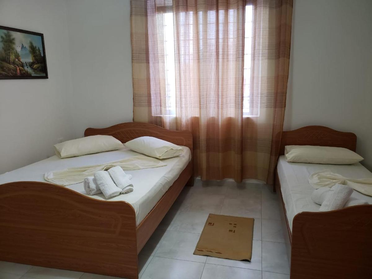 Vila Islami Hotel Durres Exterior photo